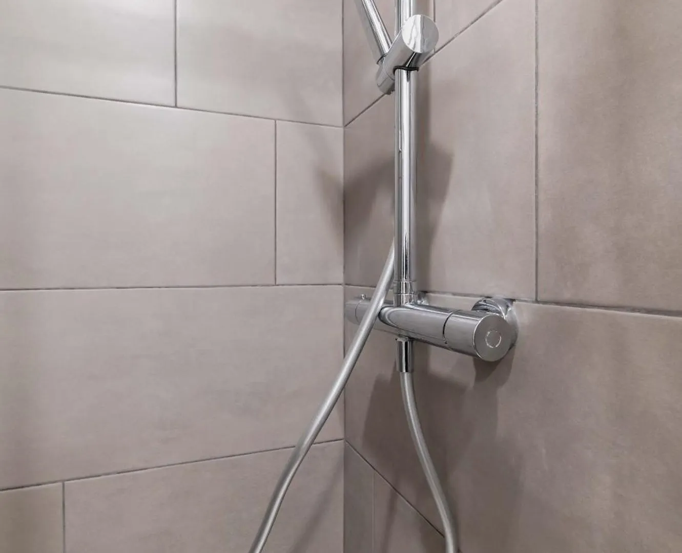 Studio Refait A Neuf Proche Metro - Paris 19 - 2P Apartment France