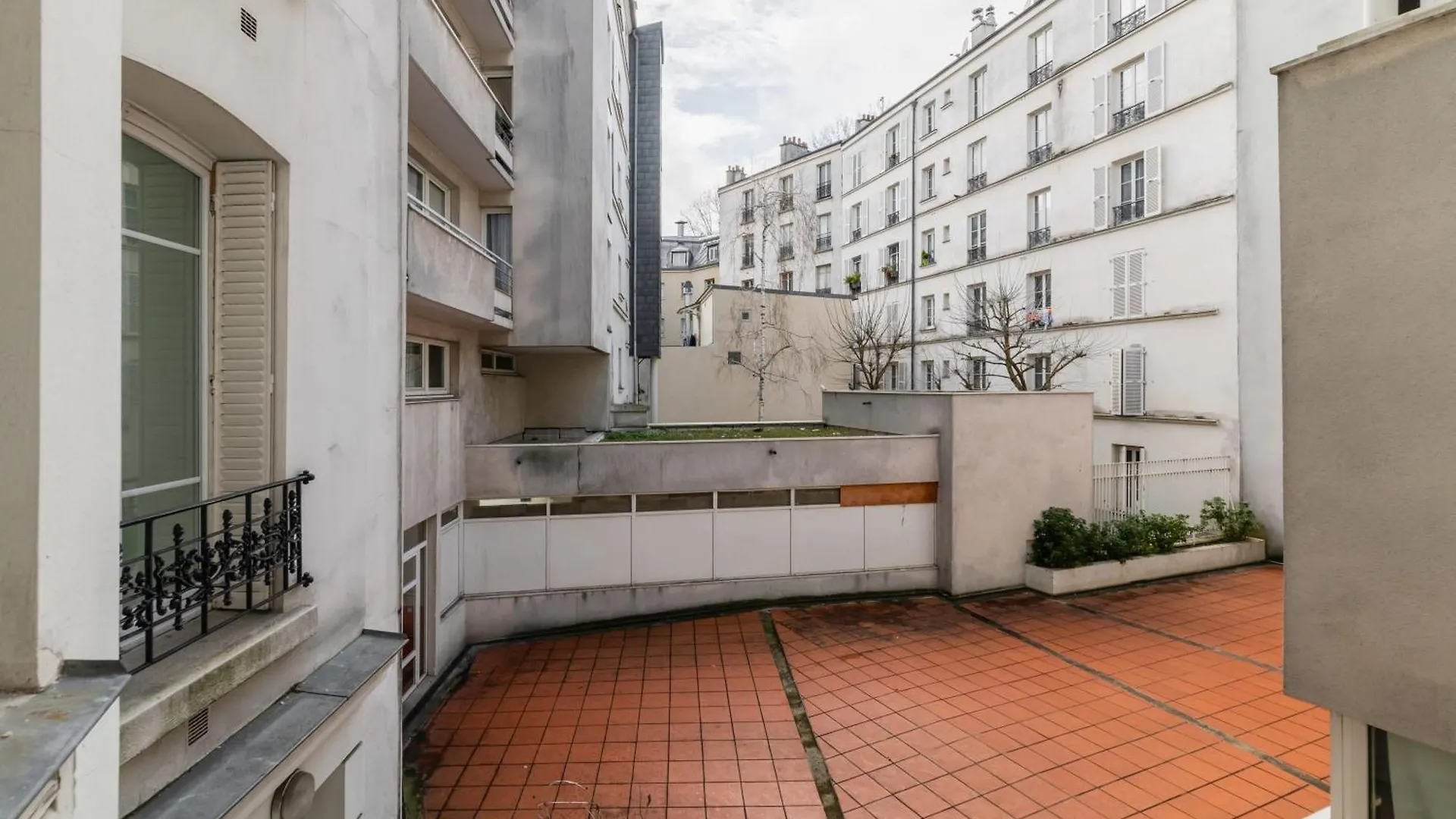 Studio Refait A Neuf Proche Metro - Paris 19 - 2P Apartment